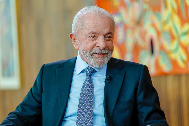 Lula reforça chamado a aposentados para garantir ressarcimento: 'Direito sagrado' Lula reforça chamado a aposentados para garantir ressarcimento: 'Direito sagrado'