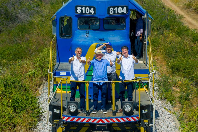 lula_locomotiva.jpg