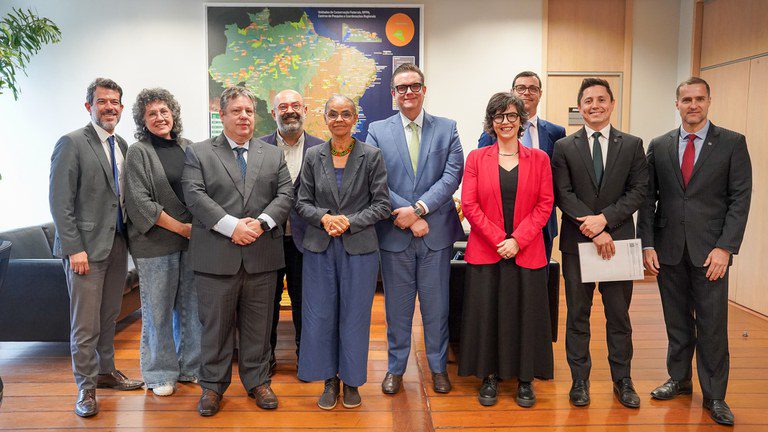 Ministros Wolney Queiroz e Marina Silva debatem parcerias entre Previdência Social e Meio Ambiente Ministros Wolney Queiroz e Marina Silva debatem parcerias entre Previdência Social e Meio Ambiente