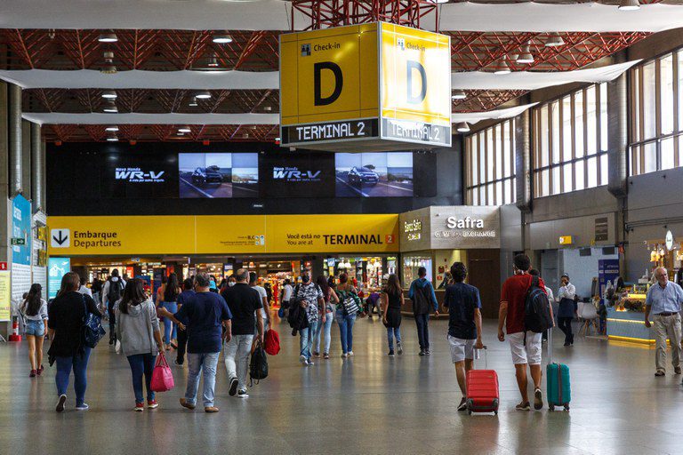 Movimentação nos aeroportos brasileiros cresce 10% no primeiro semestre Movimentação nos aeroportos brasileiros cresce 10% no primeiro semestre