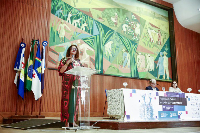 Luciana Santos destaca reconstrução do MCTI e a “volta por cima” da ciência no Brasil Luciana Santos destaca reconstrução do MCTI e a “volta por cima” da ciência no Brasil