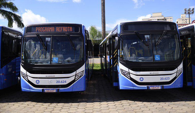 Novos ônibus impulsionam renovação do transporte público em oito estados Novos ônibus impulsionam renovação do transporte público em oito estados