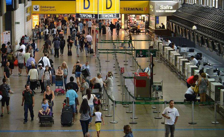 Pelo quarto mês consecutivo, movimentação de passageiros nos aeroportos brasileiro bate recorde
