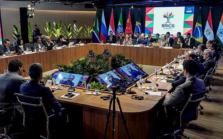 Reunião de negociadores do Brics defende tributação justa para combater desigualdades Reunião de negociadores do Brics defende tributação justa para combater desigualdades