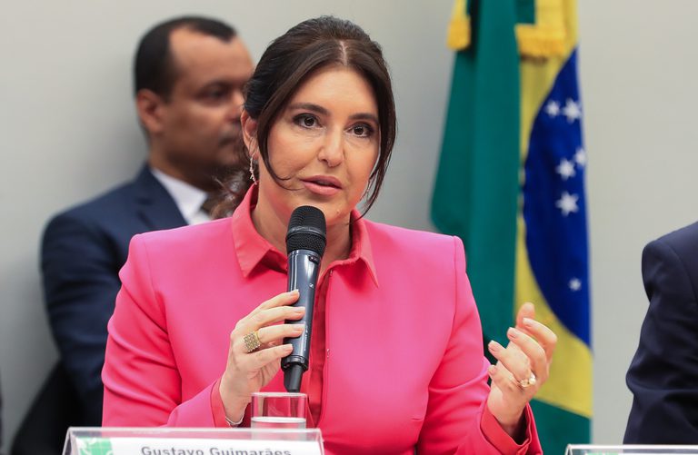 Simone Tebet defende corte de isenções fiscais: 'Mexer com o andar de cima'