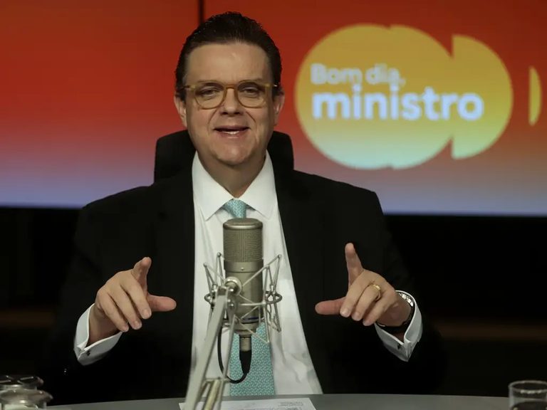 Vamos valorizar o atendimento presencial, afirma ministro sobre o acordo do INSS