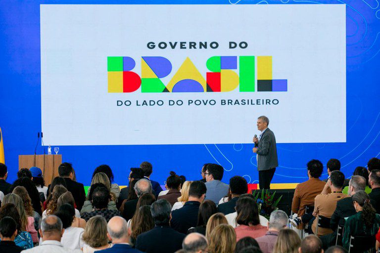 ‘Governo do Brasil, do lado do povo brasileiro’ é a nova marca do governo Lula ‘Governo do Brasil, do lado do povo brasileiro’ é a nova marca do governo Lula