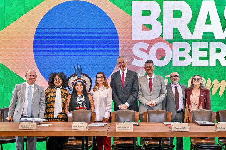 “A COP no Brasil tem que ter como recheio a narrativa do povo”, afirma Márcio Macêdo em plenária do Conselhão “A COP no Brasil tem que ter como recheio a narrativa do povo”, afirma Márcio Macêdo em plenária do Conselhão