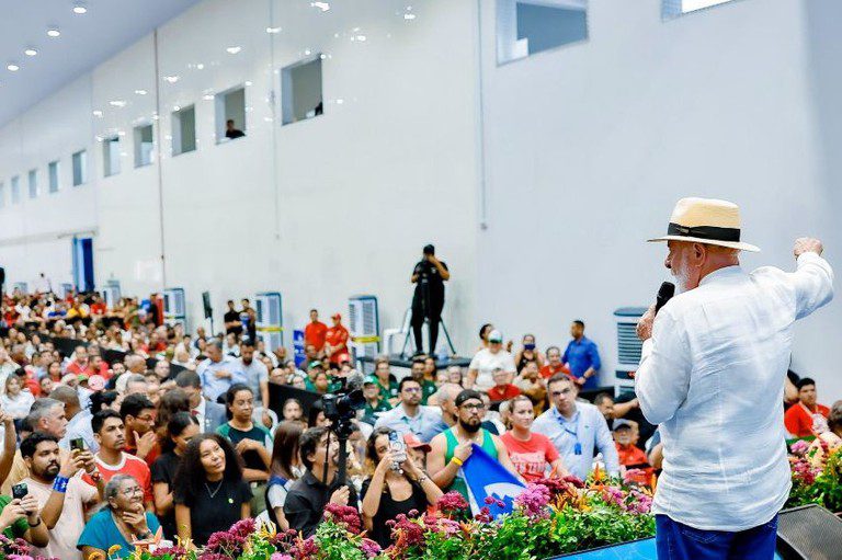 “Quero cuidar do meu querido Acre”, diz Lula durante anúncio de mais de R$ 1 bilhão ao estado “Quero cuidar do meu querido Acre”, diz Lula durante anúncio de mais de R$ 1 bilhão ao estado
