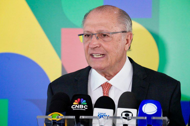 Alckmin comanda comitiva que vai ao México para ampliar comércio Alckmin comanda comitiva que vai ao México para ampliar comércio