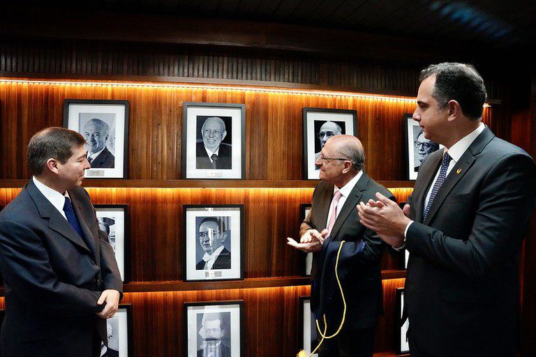Alckmin inaugura fotografia de José Alencar na galeria dos vice-presidentes Alckmin inaugura fotografia de José Alencar na galeria dos vice-presidentes