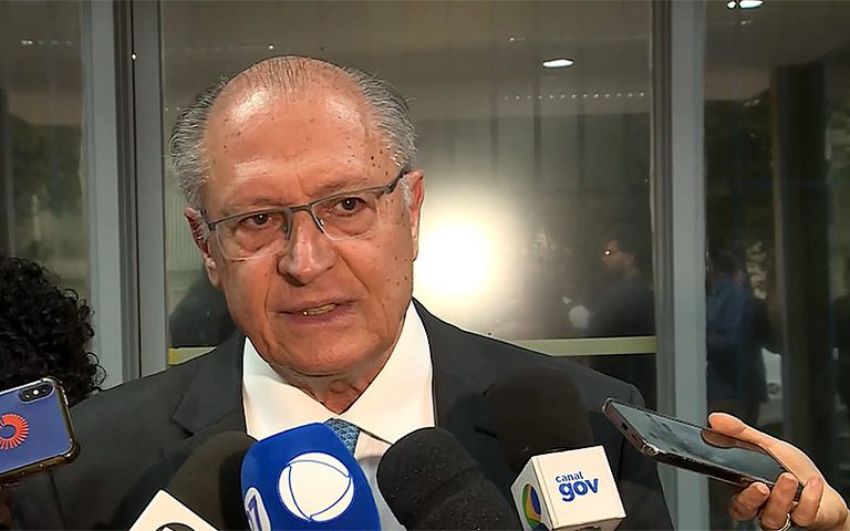 Alckmin se reúne com setores afetados por tarifaço e com encarregado de negócios dos EUA Alckmin se reúne com setores afetados por tarifaço e com encarregado de negócios dos EUA