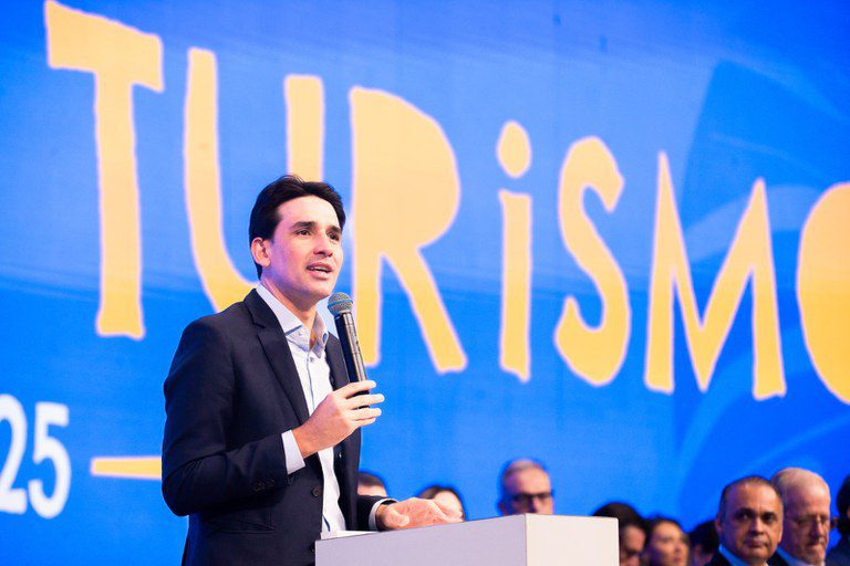 'Aviação brasileira vai movimentar 128 milhões de passageiros em 2025', afirma ministro 'Aviação brasileira vai movimentar 128 milhões de passageiros em 2025', afirma ministro