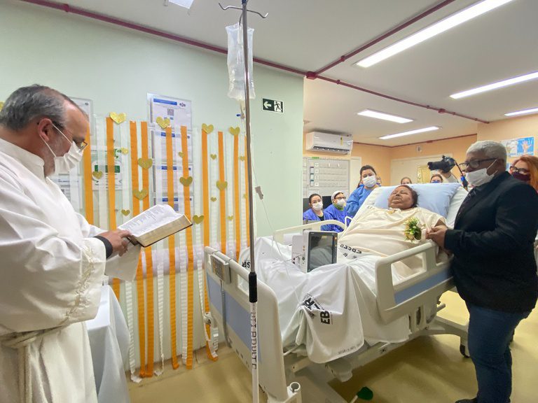 Casamento na UTI de hospital da Ebserh reforça o compromisso com cuidado humanizado no SUS