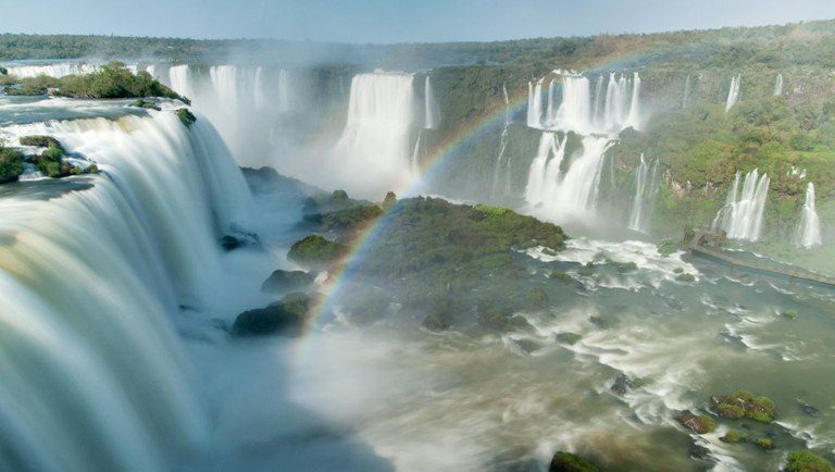 Cataratas do Iguaçu atraem mais de 1,1 milhão de visitantes neste ano Cataratas do Iguaçu atraem mais de 1,1 milhão de visitantes neste ano