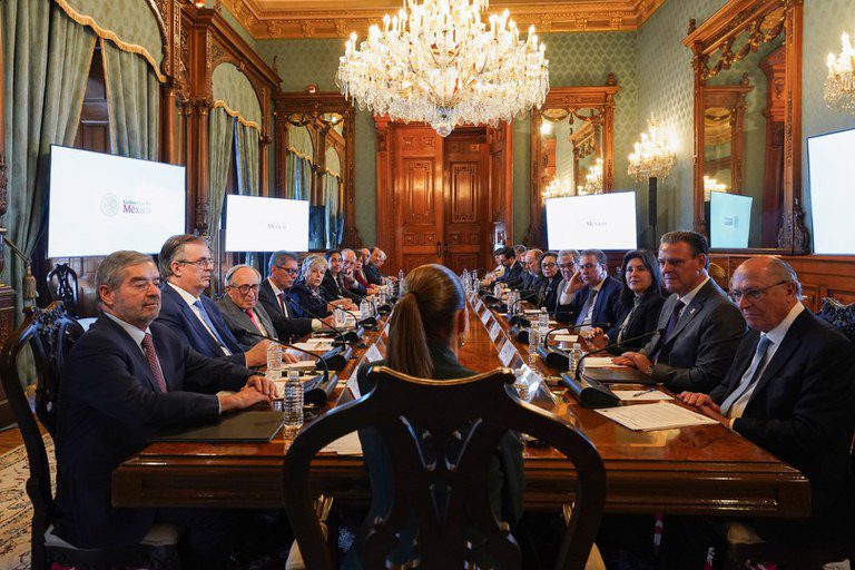 Comitiva brasileira se reúne com presidenta do México