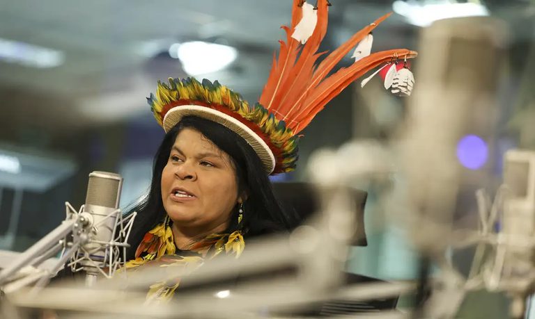 Conferência Nacional das Mulheres Indígenas é destaque da Voz do Brasil Conferência Nacional das Mulheres Indígenas é destaque da Voz do Brasil