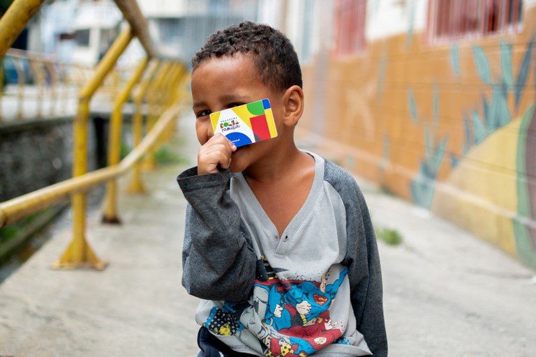 Dia da Infância: entenda como o Bolsa Família contribui para o desenvolvimento das crianças brasileiras