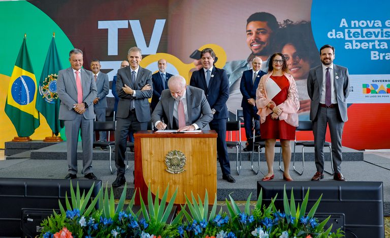 EBC participa da construção da TV 3.0 e celebra decreto assinado por Lula EBC participa da construção da TV 3.0 e celebra decreto assinado por Lula