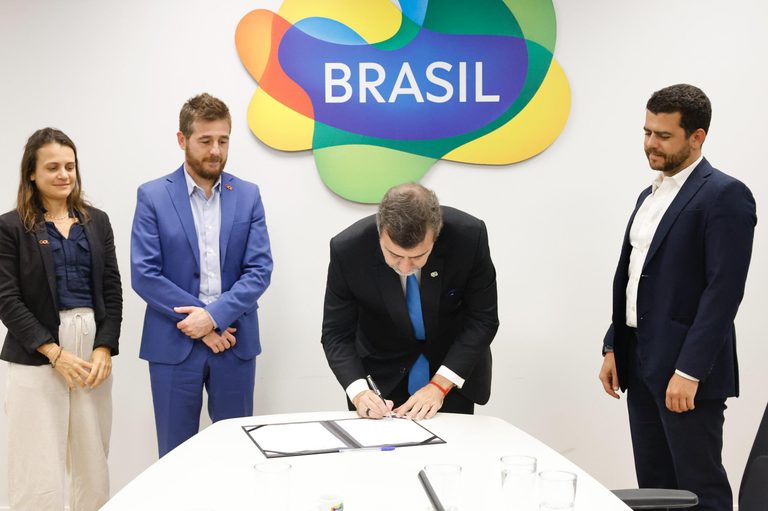 Parceria entre Embratur e Gol vai ampliar voos e atrair mais turistas estrangeiros