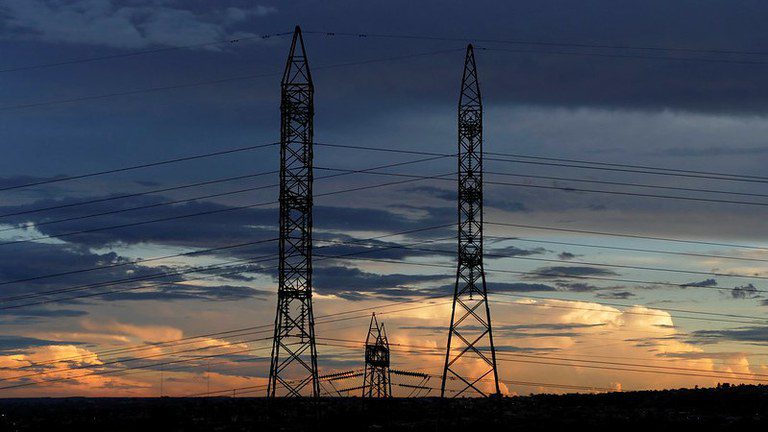 Garantida continuidade de obra de distribuição elétrica no RS Garantida continuidade de obra de distribuição elétrica no RS