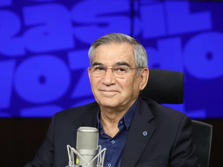 Governo atua para financiar e qualificar trabalhadores da economia solidária, afirma Gilberto Carvalho Governo atua para financiar e qualificar trabalhadores da economia solidária, afirma Gilberto Carvalho