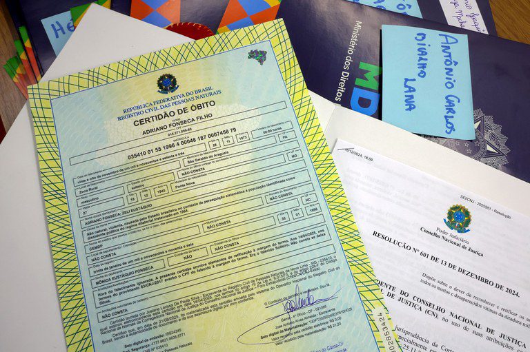 Governo entrega 21 certidões de óbito retificadas de mortos e desaparecidas na ditadura militar