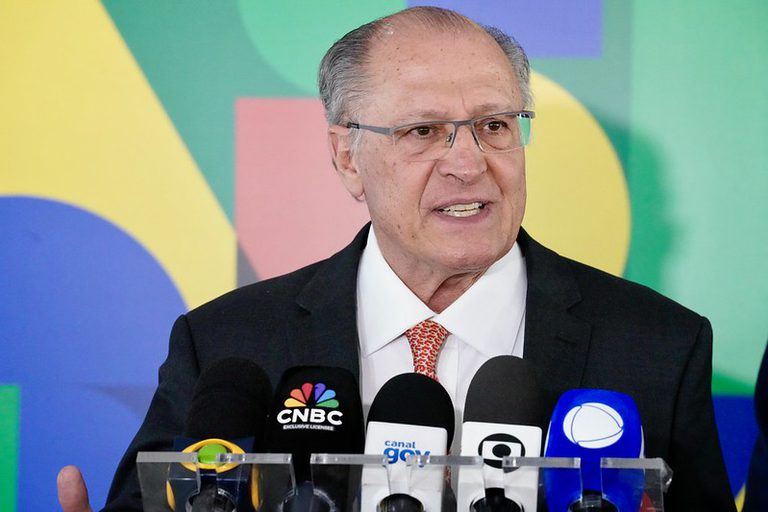 Governo inicia consultas para aplicar reciprocidade tarifária sobre os Estados Unidos Governo inicia consultas para aplicar reciprocidade tarifária sobre os Estados Unidos