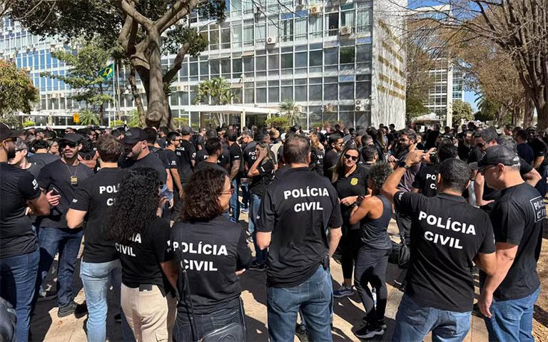 Governo faz proposta de reajuste salarial para forças de segurança do DF Governo faz proposta de reajuste salarial para forças de segurança do DF