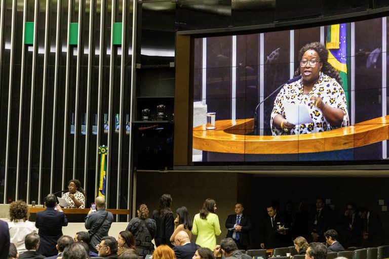 Governo Federal faz defesa de projeto de lei para proteção a crianças e adolescentes nas redes Governo Federal faz defesa de projeto de lei para proteção a crianças e adolescentes nas redes