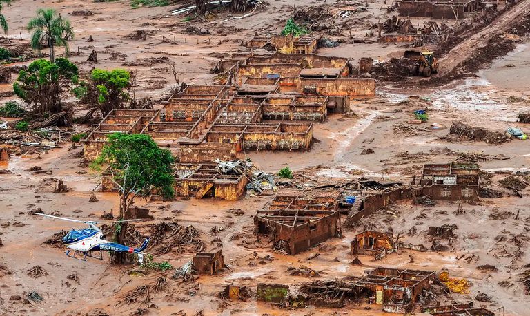 Governo Federal paga 2ª parcela de programa a 35,7 mil atingidos por barragem do Fundão Governo Federal paga 2ª parcela de programa a 35,7 mil atingidos por barragem do Fundão