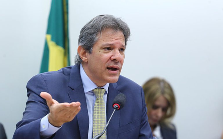 Haddad convoca empresários e governadores a agir contra 'crime de lesa-pátria' de extremistas Haddad convoca empresários e governadores a agir contra 'crime de lesa-pátria' de extremistas