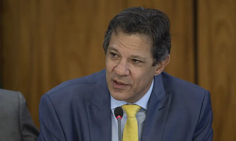 Haddad diz que tarifaço vai machucar um pouco, mas Brasil tem solidez para enfrentar Haddad diz que tarifaço vai machucar um pouco, mas Brasil tem solidez para enfrentar