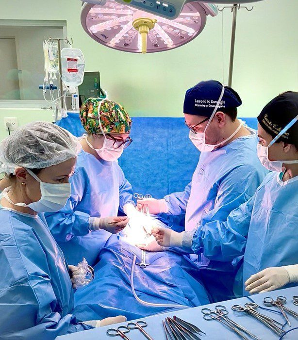 Hospital da Rede Ebserh em Santa Maria (RS) realiza cirurgia em bebê durante parto Hospital da Rede Ebserh em Santa Maria (RS) realiza cirurgia em bebê durante parto