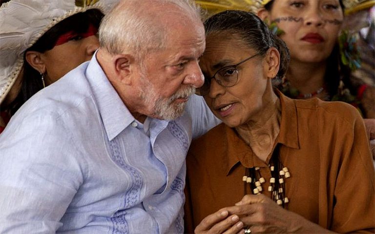 Lula veta 63 artigos da lei de licenciamento ambiental e apresenta novo projeto Lula veta 63 artigos da lei de licenciamento ambiental e apresenta novo projeto