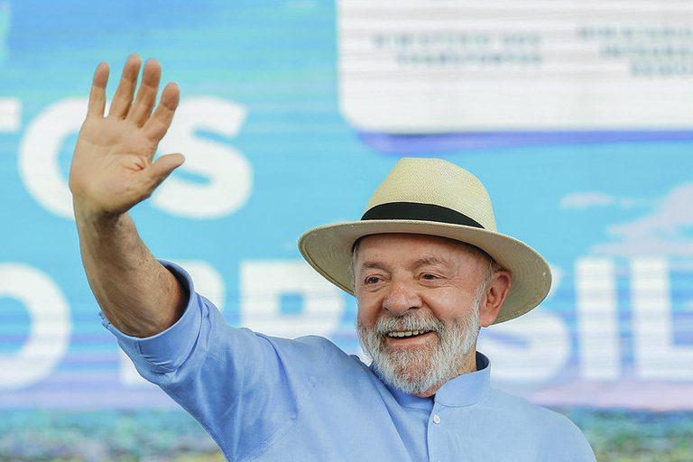 Lula anuncia pacote de investimentos em Rondônia em áreas como educação e saneamento Lula anuncia pacote de investimentos em Rondônia em áreas como educação e saneamento