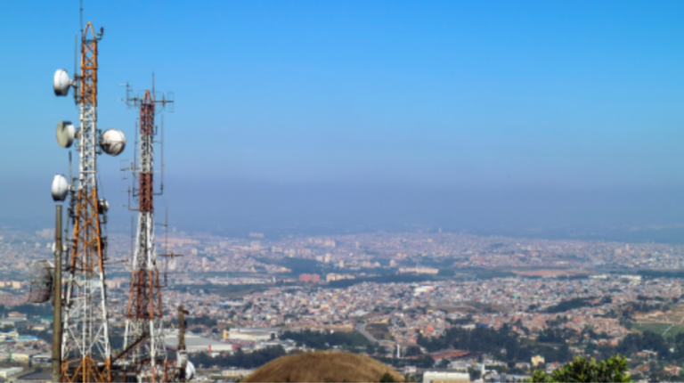 Leilão de R$ 250 milhões vai levar telefonia móvel a áreas sem cobertura Leilão de R$ 250 milhões vai levar telefonia móvel a áreas sem cobertura