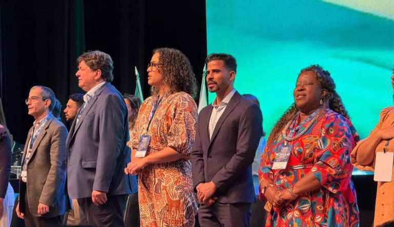 Macaé Evaristo defende democracia e fortalecimento das políticas sociais, durante encontro em MG Macaé Evaristo defende democracia e fortalecimento das políticas sociais, durante encontro em MG