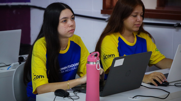 Programa Escolas Conectadas leva internet a mais de 3.400 escolas de Pernambuco Programa Escolas Conectadas leva internet a mais de 3.400 escolas de Pernambuco
