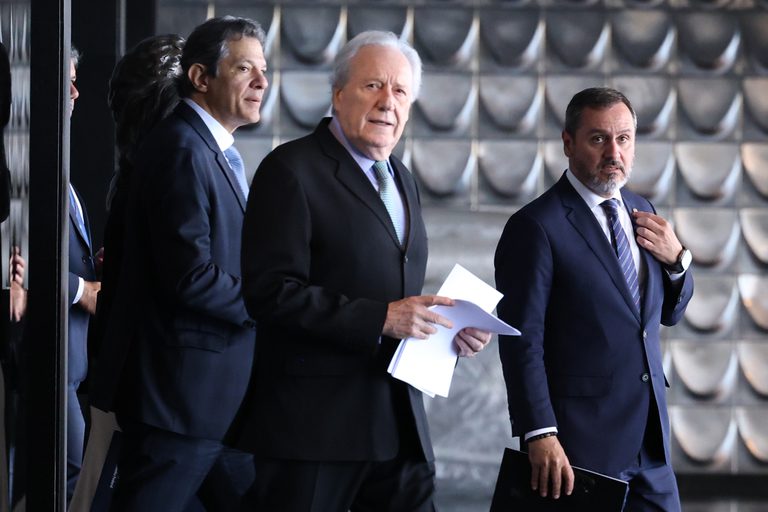 Sucesso da ação contra o crime reforça PEC da Segurança Pública, diz Lewandowski