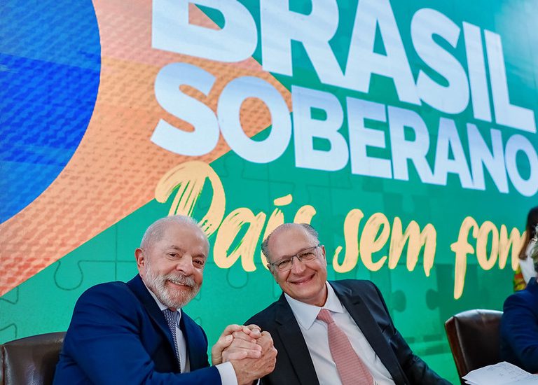 Vamos trabalhar para reverter este processo, diz Alckmin sobre tarifaço dos EUA Vamos trabalhar para reverter este processo, diz Alckmin sobre tarifaço dos EUA