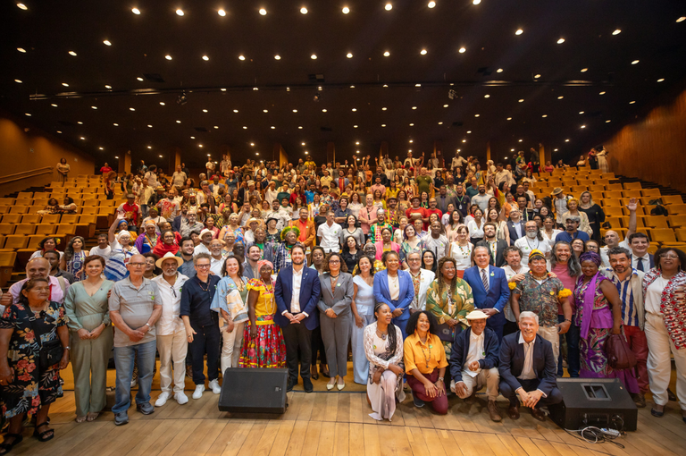 “Os saberes e expressões tradicionais e populares são fundamentais para a cultura brasileira", afirma ministra