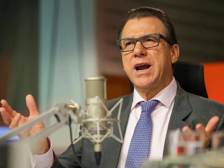 Brasil deve fechar 2025 com 1,5 milhão de novos empregos CLT, afirma Luiz Marinho