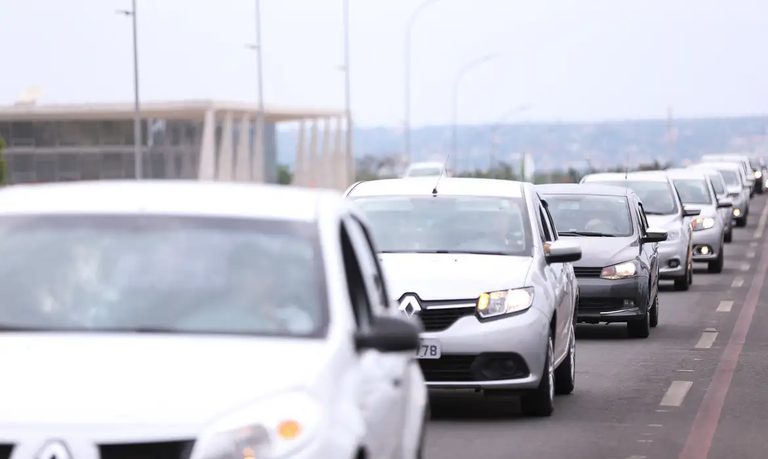 Transportes debate medidas para reduzir o custo da emissão da carteira de motorista Transportes debate medidas para reduzir o custo da emissão da carteira de motorista