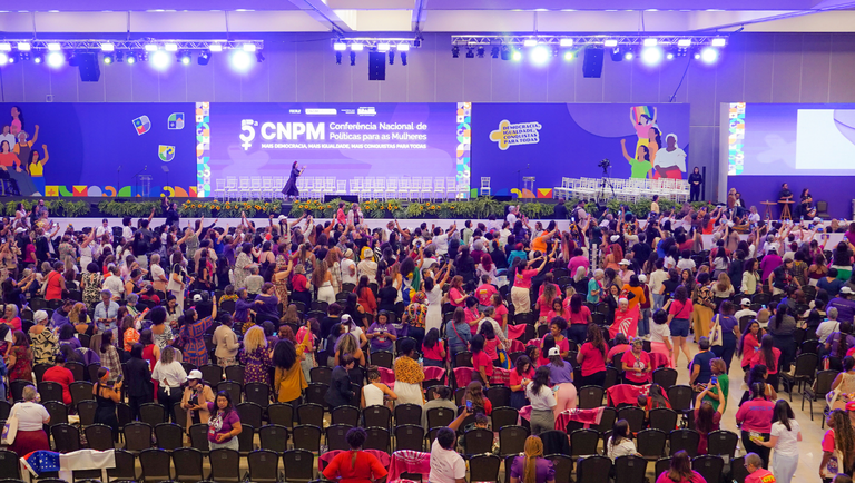 Segundo dia da Conferência de Políticas para as Mulheres debate autonomia econômica e democracia