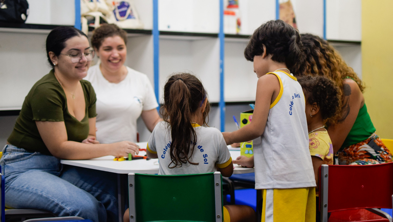 Ministério das Mulheres cria cuidotecas em Institutos Federais para apoiar mães