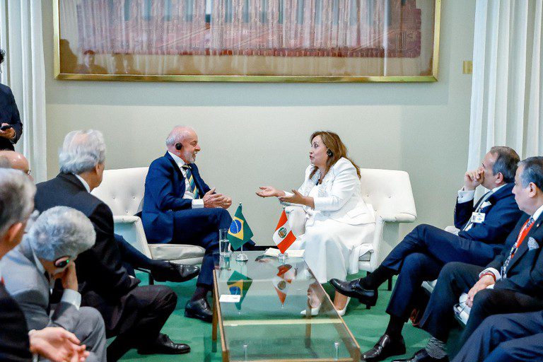 Em Nova York, Lula se reúne com a presidenta do Peru, Dina Boluarte