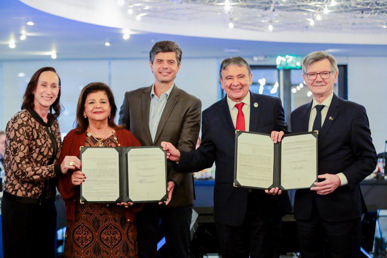 Em SP, MDS pactua novas parcerias com setor privado via Programa Acredita no Primeiro Passo Em SP, MDS pactua novas parcerias com setor privado via Programa Acredita no Primeiro Passo