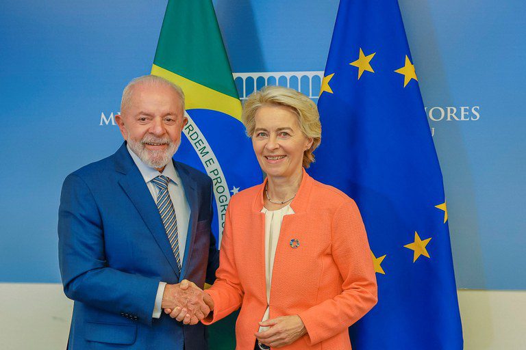 Lula conversa com Ursula von der Leyen sobre expectativa de concluir acordo Mercosul-União Europeia