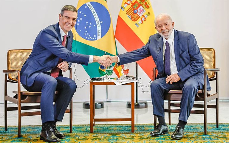 Lula conversa por telefone com Pedro Sánchez, presidente de governo da Espanha